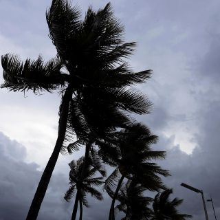 ''Epsilon'' ya es huracán y se acerca a Bermudas