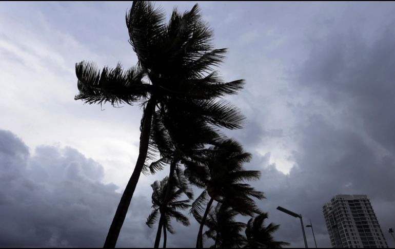 Los vientos de ''Epsilon'' pueden aun fortalecerse antes de que mañana por la tarde esté cerca de las Bermudas, que están bajo vigilancia de tormenta tropical. EFE / ARCHIVO