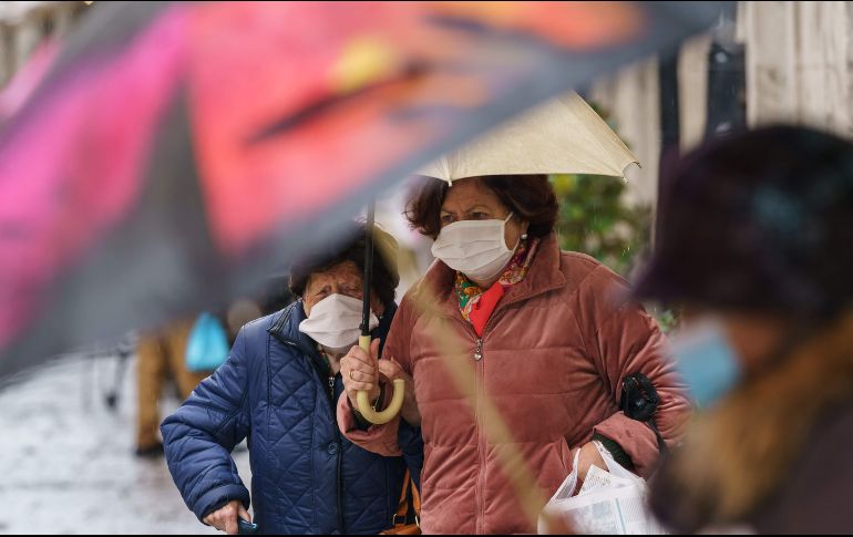 La incidencia acumulada en los últimos 14 días (casos por cada cien mil habitantes) se sitúa en España en 332.94. AFP / C. Manso