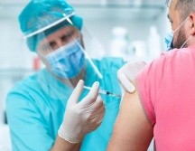 Científicos en todo el mundo trabajan en el desarrollo de posibles vacunas contra el coronavirus. GETTY MIAGES