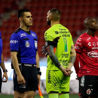 Jonathan Orozco aclara polémica generada por el himno nacional