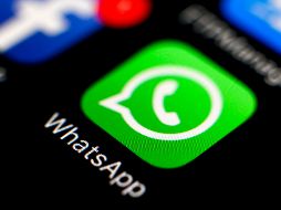 El usuario de WhatsApp tiene que abrir la aplicación en su smartphone y elegir el chat del contacto o grupo que desea silenciar.  EFE / ARCHIVO