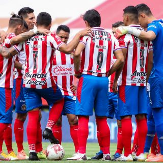 Chivas: Tres jugadores dan positivo por coronavirus