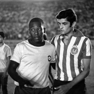 ¡Lo que habría sido! Pelé pudo ser el primer extranjero en jugar para Chivas