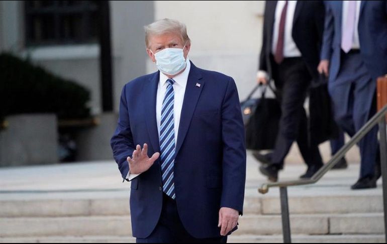 Donald Trump arrecia sus críticas a los medios de comunicación tras publicarse un nuevo récord de nuevos casos de COVID-19 en Estados Unidos. EFE/C. Kleponis