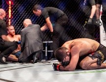 La estrella rusa, que ganó este sábado por nocáut técnico en el segundo asalto, peleaba por primera vez desde el fallecimiento de su padre y entrenador Abdulmanap en julio.  TWITTER / @UFC