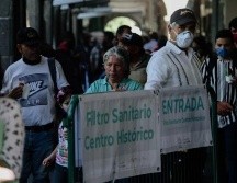 Autoridades insisten en no bajar la guardia con las medidas de distanciamiento social. EL INFORMADOR/G. Gallo