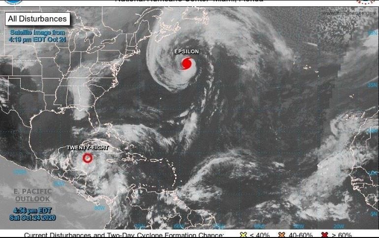 Se espera que el sistema se convierta en tormenta tropical el domingo y en huracán el martes. EFE/NHC