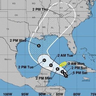 Advierten posible tormenta tropical en Yucatán