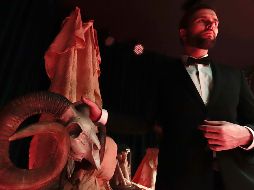 José Ramón Berganza pasa de un personaje a otro en “Los archivos del horror”. SUN