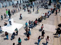 Largas filas en el Estadio Nacional, donde se habilitaron mesas para votar. AFP/J. Torres