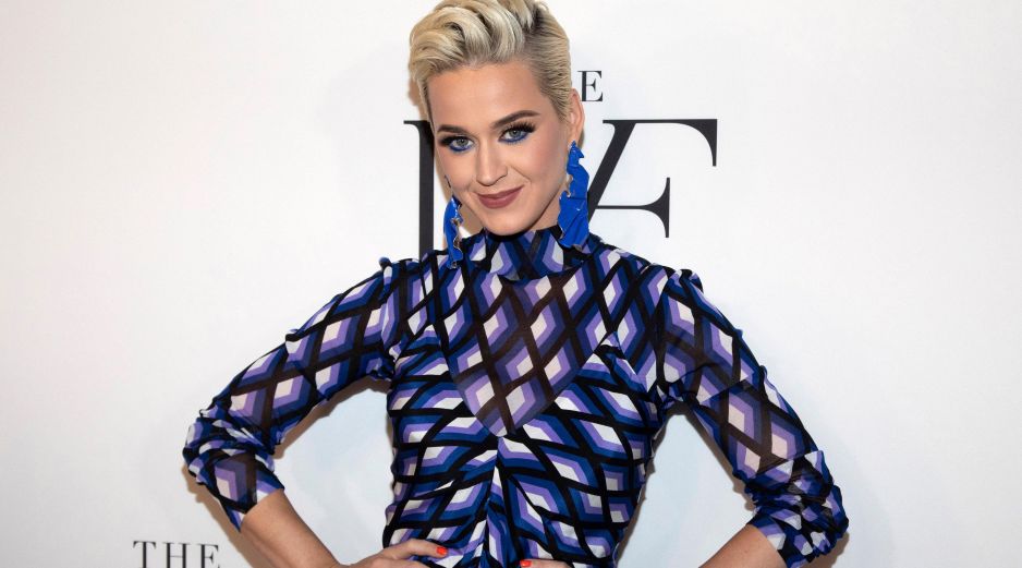 Katy Perry una de las famosas más extrovertidas, ya que en distintas ocasiones ha protagonizado momentos inesperados en varios eventos musicales. AP / ARCHIVO