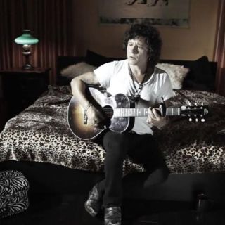 Bunbury anuncia "Curso de levitación intensivo", su nuevo disco
