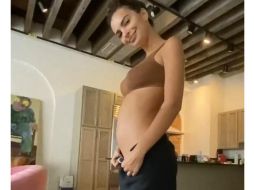 Emily Ratajkowski anuncia que está embarazada con un video desnuda