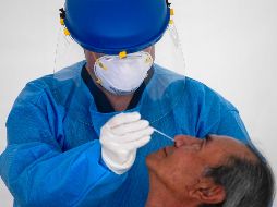 Detallan que hay 20 entidades que se mantienen con los contagios, mientras que ocho representan repunte de casos. AFP / ARCHIVO