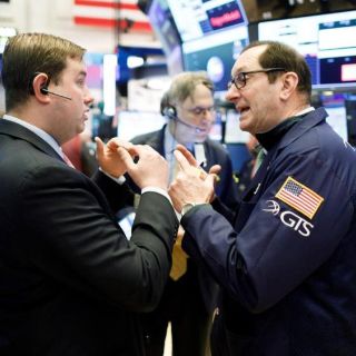 Wall Street cierra mixto, afectado por rebrotes de coronavirus