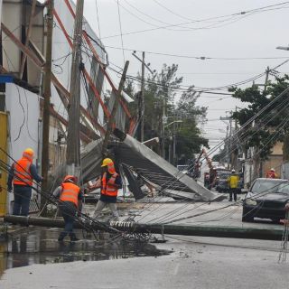 El Caribe mexicano resiente el impacto de "Zeta", el segundo ciclón en un mes