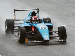 LLAMA LA ATENCIÓN. El joven tapatío corre en la Fórmula 4 Italiana.