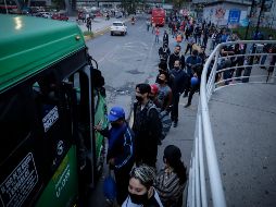 Después de las nueve de la noche y durante los fines de semana sólo podrán operar los taxis amarillos. EL INFORMADOR/F. Atilano