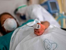 La exhortación oficial es interrumpir cadenas de contagio con la responsabilidad de las personas, al participar y colaborar en las medidas restrictivas y de prevención para disminuir la crisis. AFP / P. Pardo