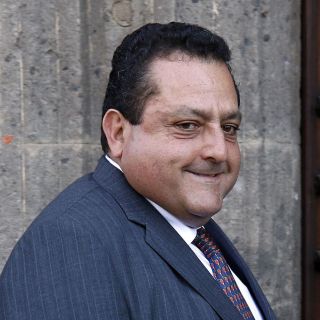 Gobernador de Baja California Sur tiene COVID-19