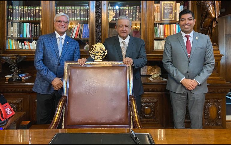 A través de redes sociales, AMLO subió una fotografía del encuentro. TWITTER/@lopezobrador_