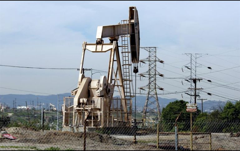 El barril de Brent perdió un 0.5% a 37.46 dólares; asimismo, en Nueva York el barril de WTI cedió un 1.1 por ciento. EFE/ARCHIVO
