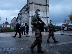 El primer ministro Jean Castex reiteró la promesa del gobierno de apostar efectivos militares en templos y escuelas religiosas. EFE / T. Coex
