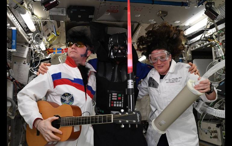Lo importante en esta fecha fue que los astronautas pudieron divertirse durante unas horas. ESPECIAL/NASA