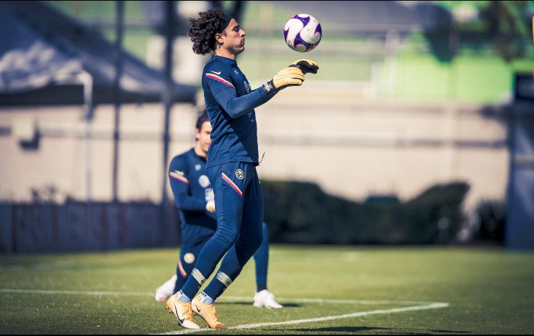 REGRESO. El arquero americanista Guillermo Ochoa se ha recuperado de su lesión y podría volver a la titularidad del arco azulcrema. TWITTER/@ClubAmerica