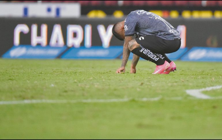 LUCIANO ACOSTA. El delantero argentino de los Zorros luce cabizbajo tras la derrota en el Jalisco. IMAGO7