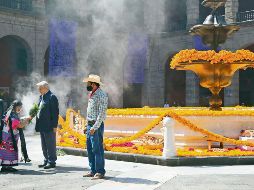 AROMAS. El Presidente, en el inicio de las celebraciones por el Día de Muertos. ESPECIAL