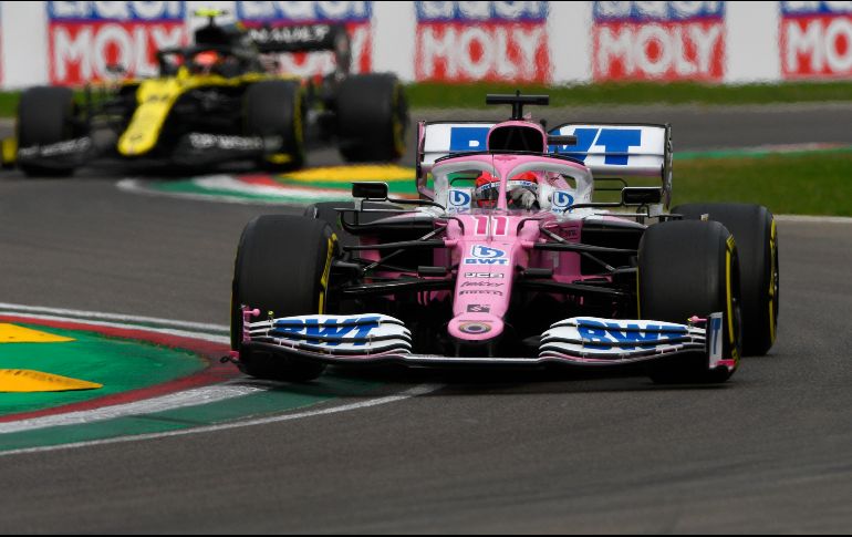 Sergio Pérez hoy en el Gran Premio de Emilia Romaña, en Imola, Italia. AP/R. Carezzevoli