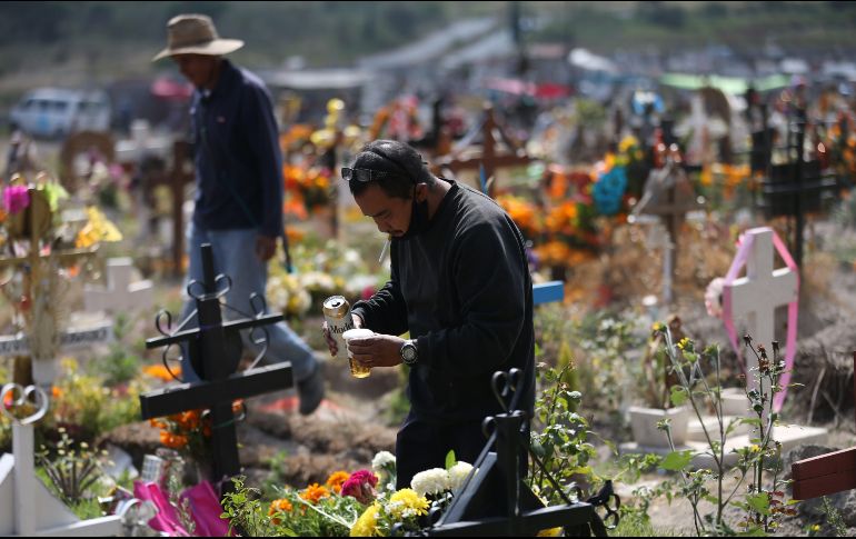 Autoridades llaman a evitar acudir a los panteones por el Día de Muertos. Cementerios alrededor del país cerrerán sus puertas para evitar concentraciones. EFE/ARCHIVO