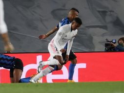 El centrocampista del Real Madrid, Rodrygo, celebra tras marcar el tercer gol ante el Inter de Milán. EFE/J. Martín