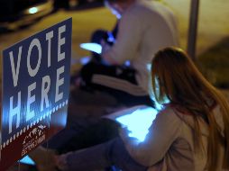 El desplome del peso está relacionado con el empate técnico en las elecciones para presidente de la Unión Americana. EFE / G. Frey