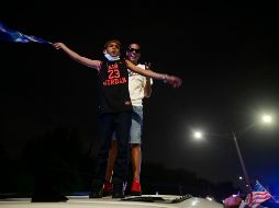 Habitantes de la isla salieron a festejar el resultado pese a que no es vinculante. AP/C. Giusti