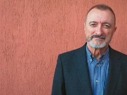 PROLÍFERO. Con más de 30 obras en su haber, en “Línea de fuego”, Arturo Pérez-Reverte ofrece su versión de la Guerra Civil española. ESPECIAL