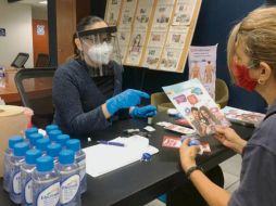 La farmacéutica PiSA realizó aproximadamente 60 pruebas de diabetes a personal y familiares de este medio de comunicación. EL INFORMADOR