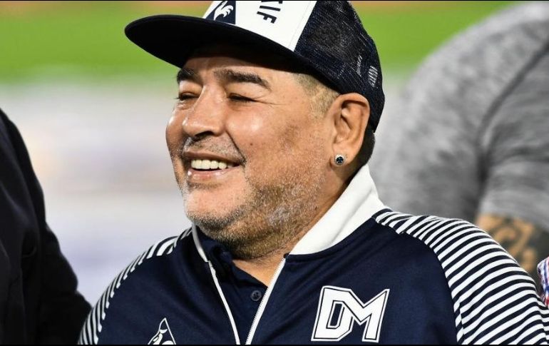 Diego Armando Maradona seguirá internado en el hospital algunos días más. ARCHIVO