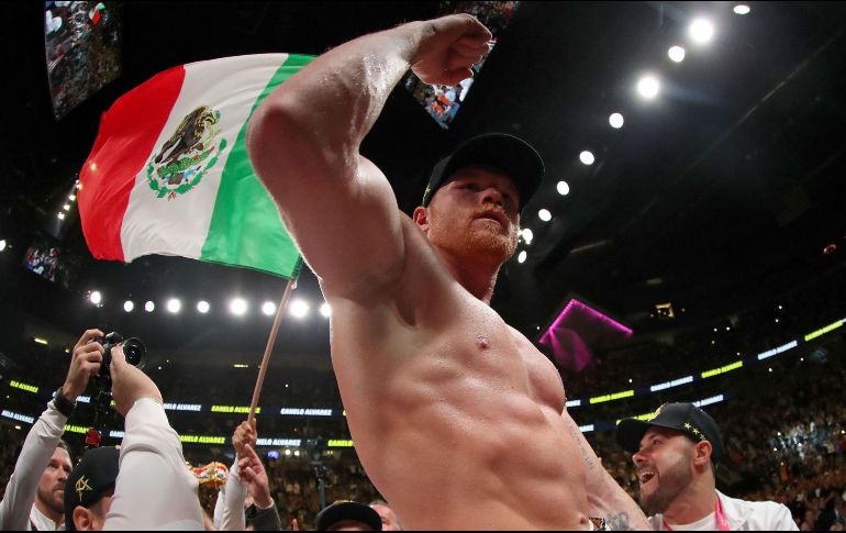 Según el comunicado, ya trabajan para que Álvarez pueda volver a boxear este mismo año, en el que las peleas quedaron detenidas debido a la pandemia de coronavirus. AFP / ARCHIVO