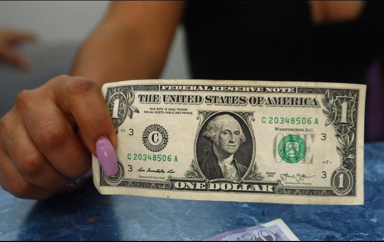 En CitiBanamex, el dólar bajó 57 centavos durante la semana y se terminó vendiendo en 21.08 pesos. EL INFORMADOR/ARCHIVO