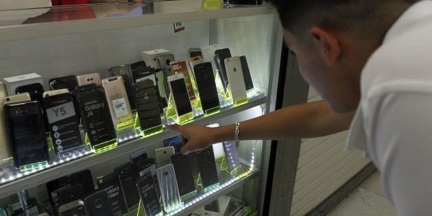 Robos en Jalisco: Piden ver algunos celulares&hellip; y huyen con ellos
