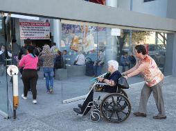 Entre adultos mayores y niños con discapacidad se atiende un universo de más de nueve millones de beneficiarios. EL INFORMADOR/Archivo