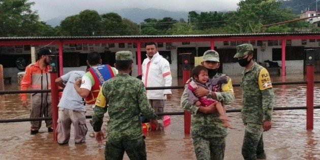 AMLO eval&uacute;a situaci&oacute;n de emergencia en Tabasco