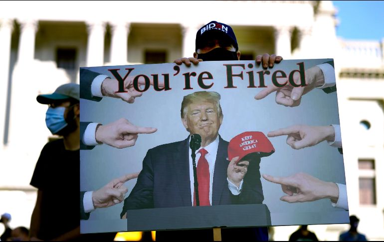 ''You're Fired'' (''Estás despedido'', en español,) en Harrisburg, Pensilvania. AP / J. cortez