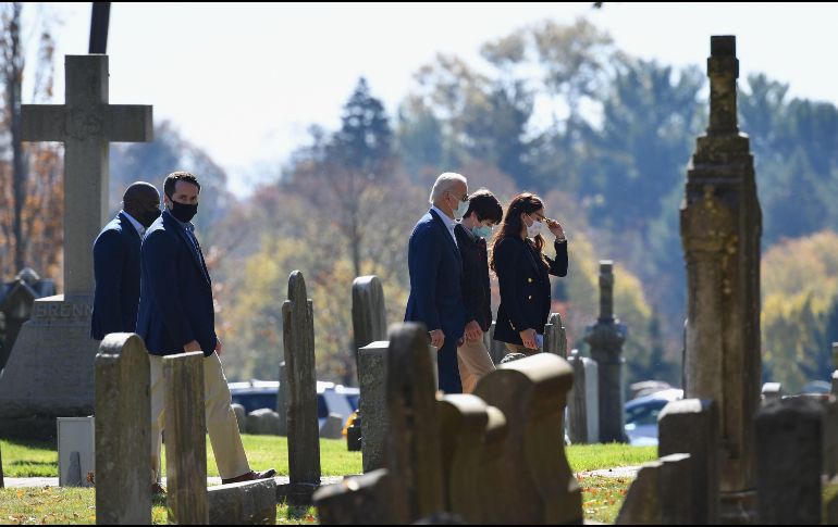 Joe Biden (c) a su llegada al templo de Saint Joseph on the Brandywine, en Wilmington. AFP/A. Weiss