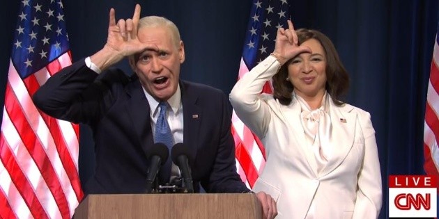 Jim Carrey imita a Joe Biden y se burla de Donald Trump