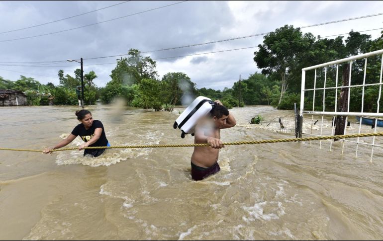 El desborde de ríos ha dejado inundaciones en varios puntos de Tabasco en los últimos días. En la imagen, afectaciones en la sierra de Tabasco. EFE/ARCHIVO