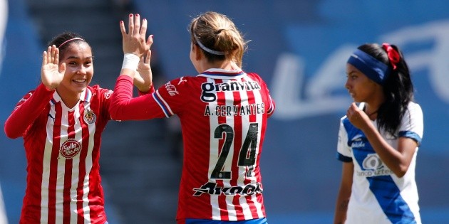 Liga MX Femenil: Chivas golea a Puebla para festejar a Blanca F&eacute;lix
